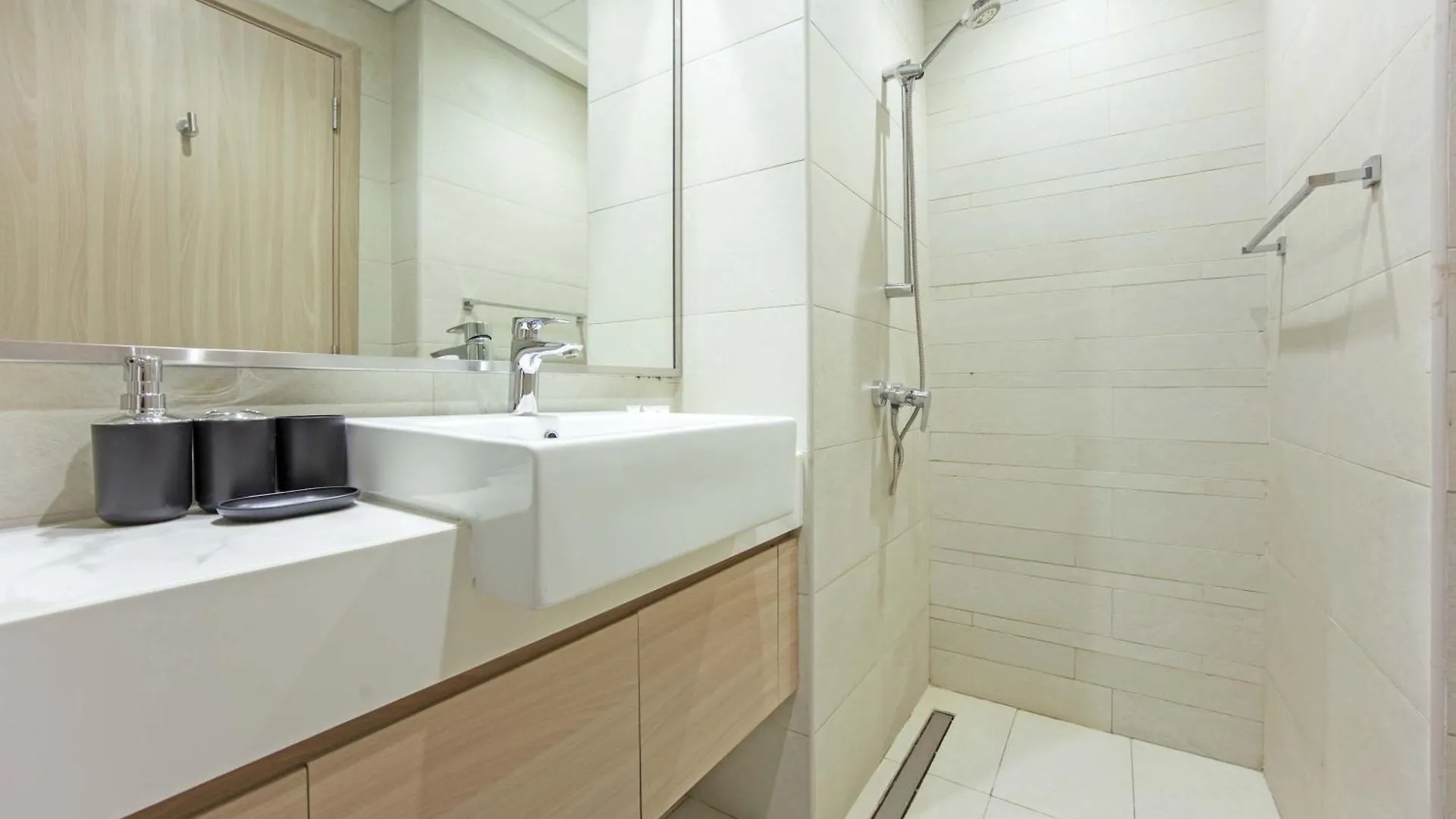 Stylish & Modern Studio In Azizi Riviera 34 Dubai